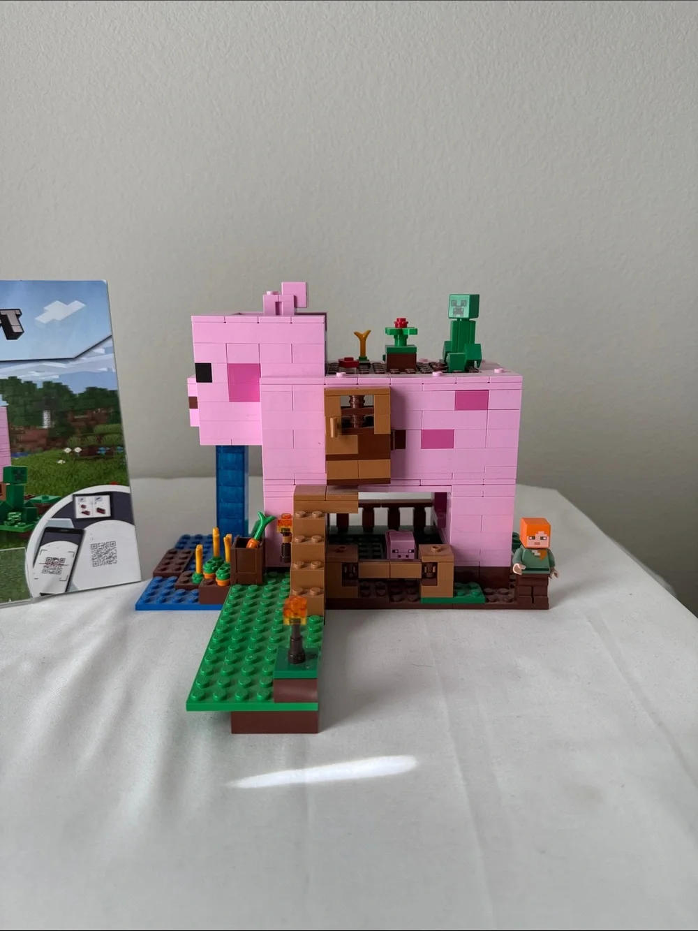LEGO 21170 Minecraft The Pig House